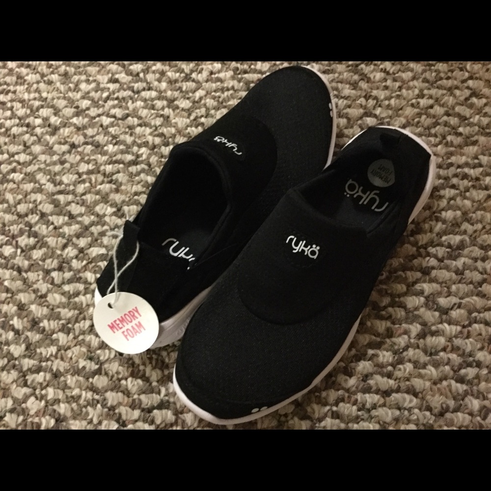 RYKA walking shoes